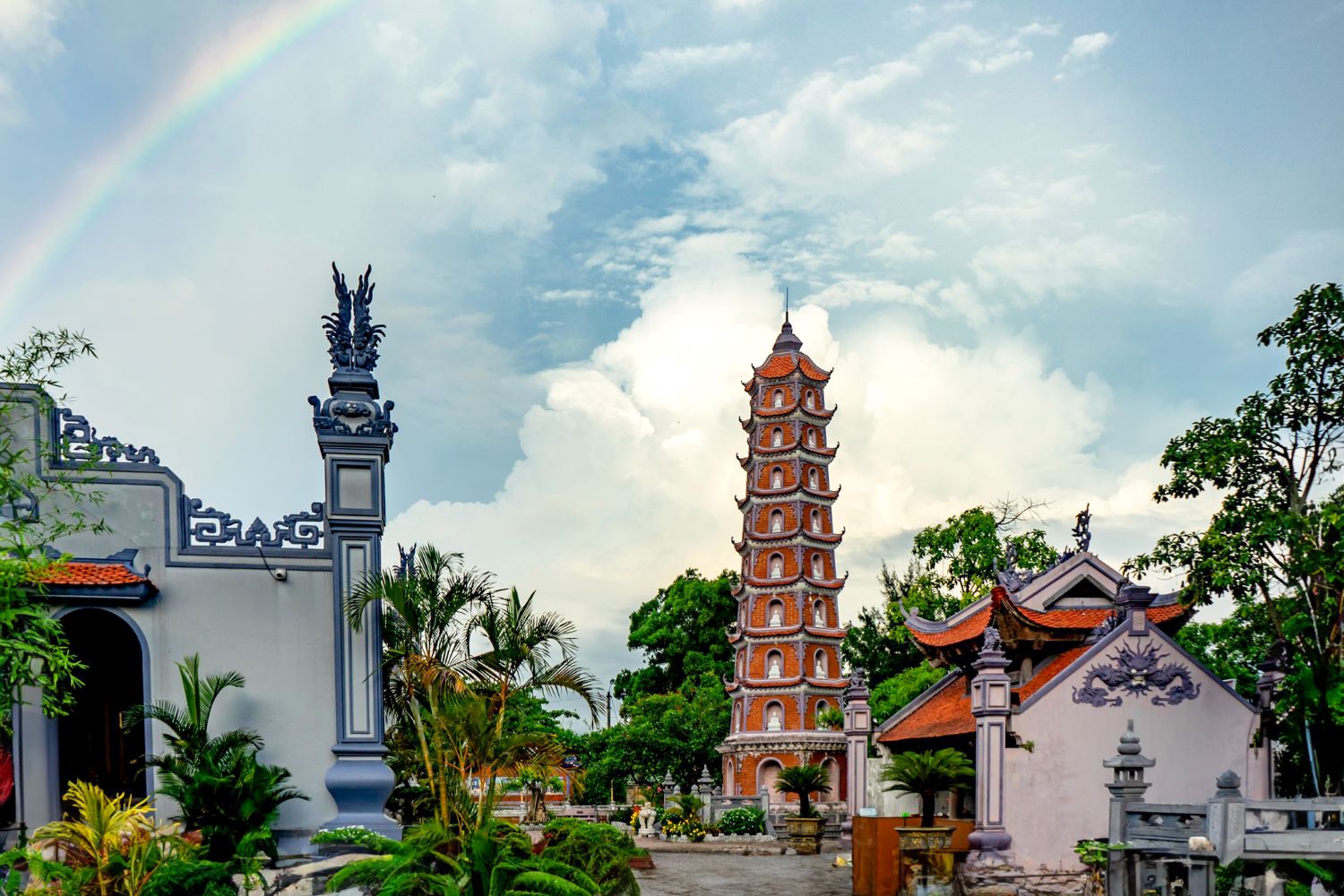 Chùa Hoằng Phúc còn được biết đến là nơi du lịch Tâm Linh nổi tiêng tại tỉnh Quảng Bình.