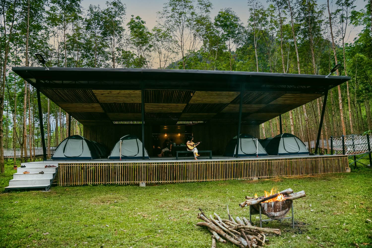 Có 4 khu cắm trại được trang bị các tiện nghi cơ bản cần thiết.