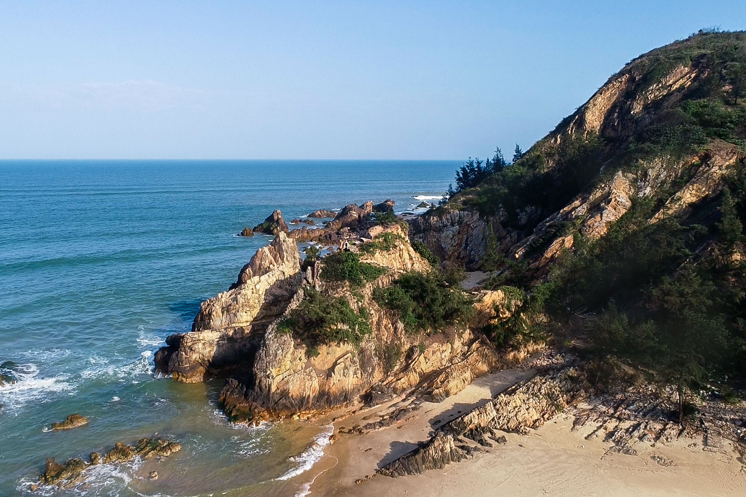 Quảng Bình được thiên nhiên ưu ái nhiều bãi biển đẹp và hoang sơ.