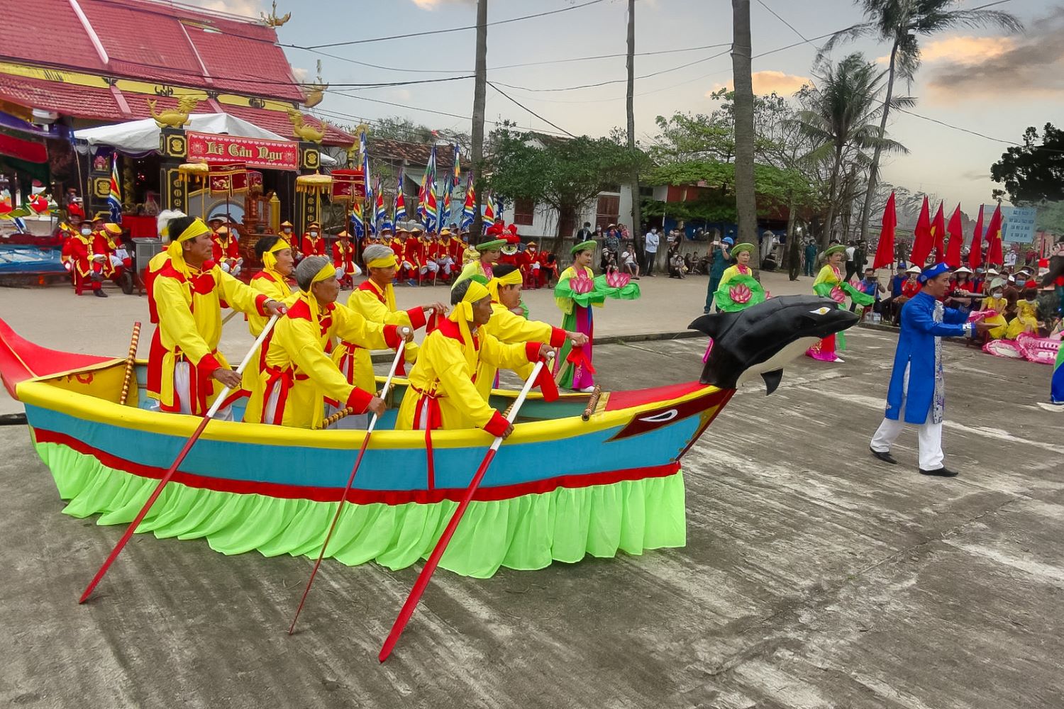 Với nhiều làng biển, Quảng Bình là nơi có rất nhiều lễ hội truyền thống đặc sắc.