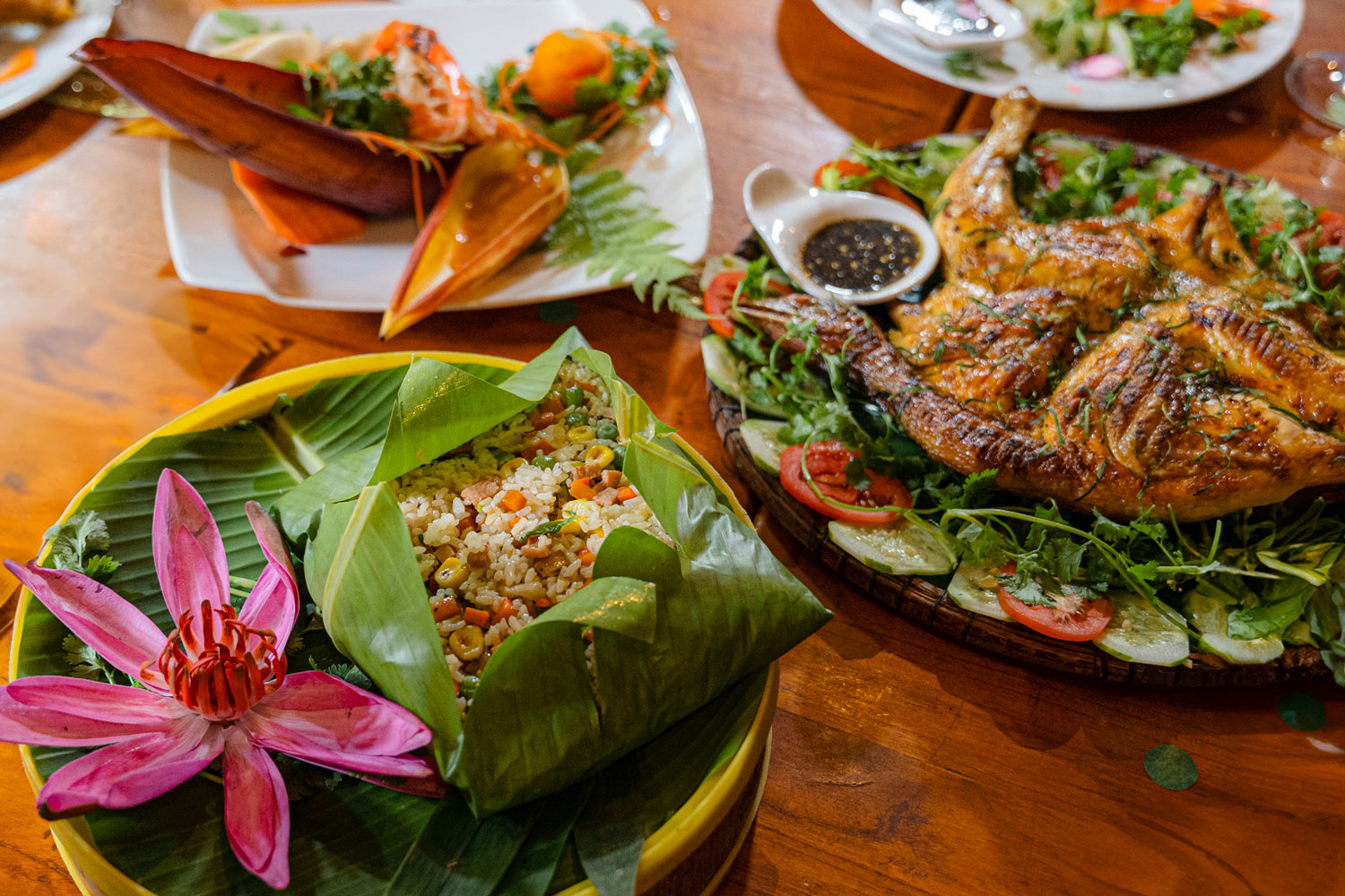 Các món ăn địa phương của Phong Nha được phục vụ tại nhà hàng của Chày Lập Farmstay.